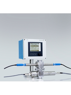 Liquiline CM44P con fotómetro de proceso OUSAF44 UV y sensores Memosens para pH, conductividad