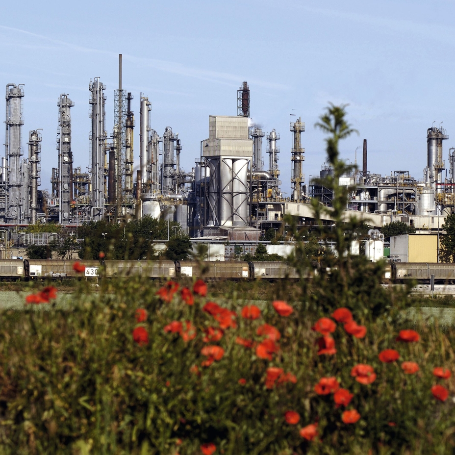 El tratamiento de las aguas industriales es esencial en todas las industrias.