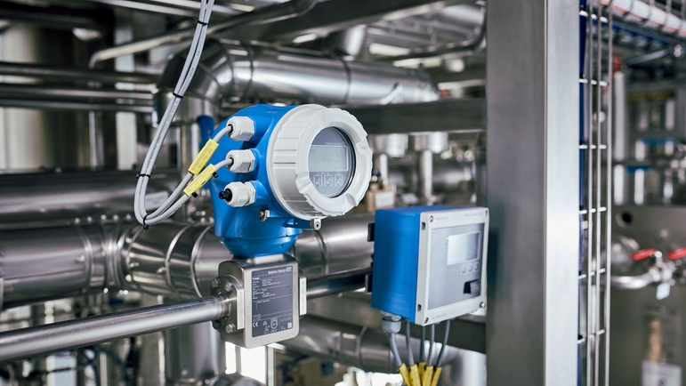PromagH 300 registra el consumo de agua y el caudal de los productos CIP.