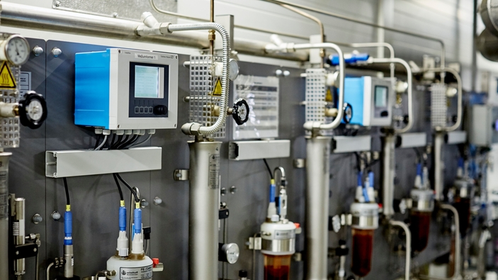 Cuadro de control de análisis SWAS para el ciclo de agua/vapor en la central térmica de ciclo combinado Zwickau Süd