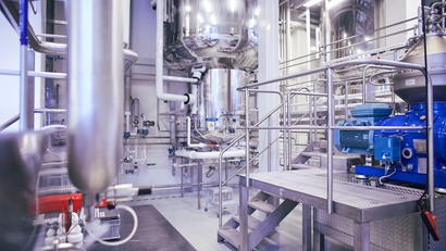 biopharmaceutical manufacturing plant with biopharmaceutical processing technology