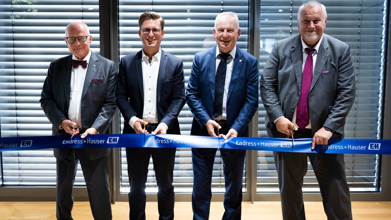 Opening of the new office building at Liquid analysis in Gerlingen
