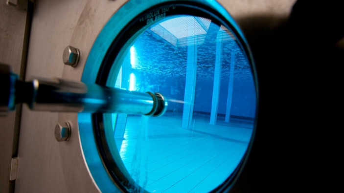 Embalse de agua de la planta de tratamiento de agua Wasserwerk Reinach y alrededores